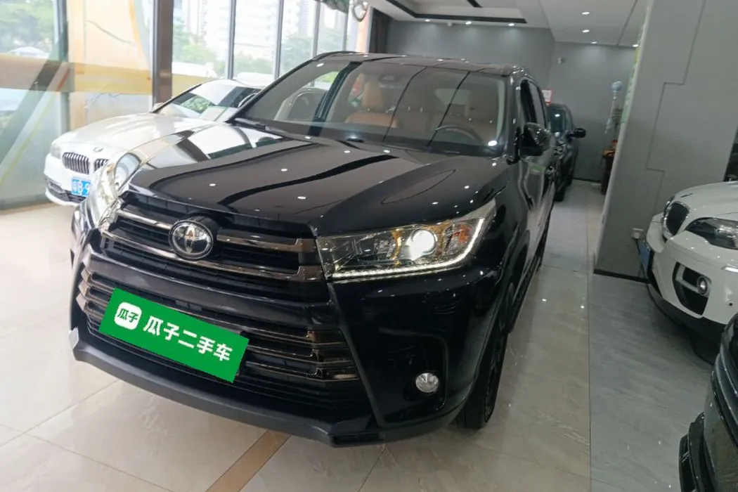 Toyota Highlander 2018 2.0T four-wheel drive Knight Edition 7-seater Country VI
