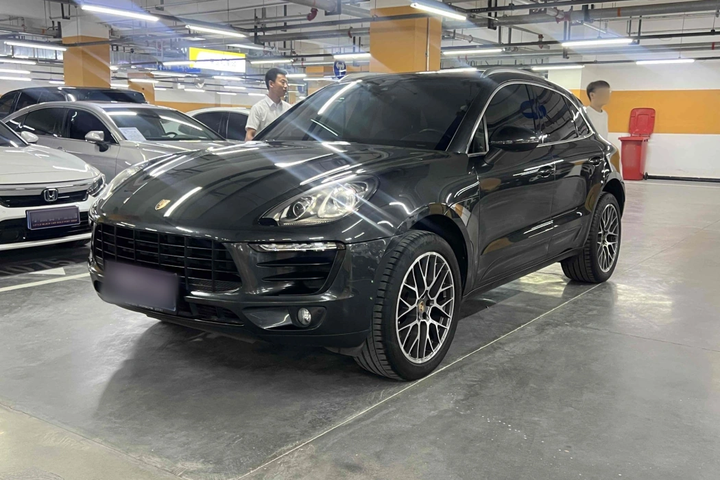 Porsche 2017 Macan 2.0T