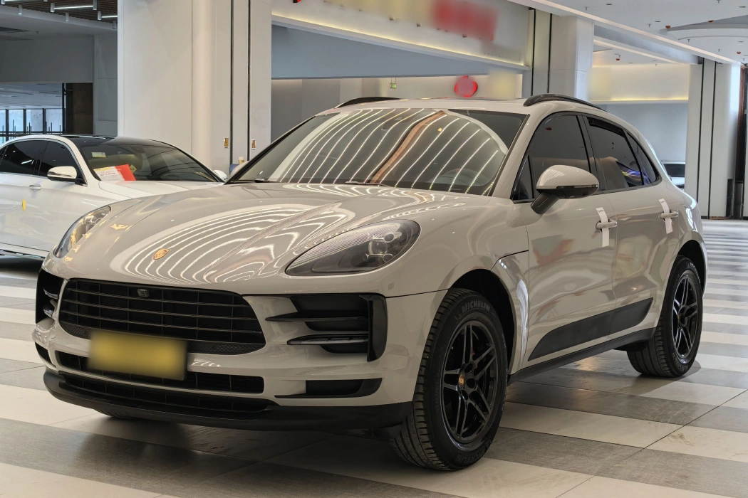 Porsche 2021 Macan 2.0T