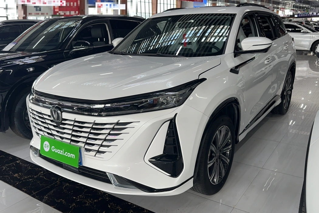 Changan CS75 PLUS 2023 third-generation 1.5T automatic premium type