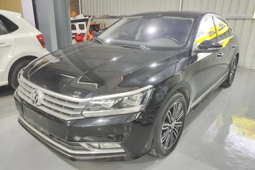 Volkswagen Passat 2017 330TSI DSG Royal Edition