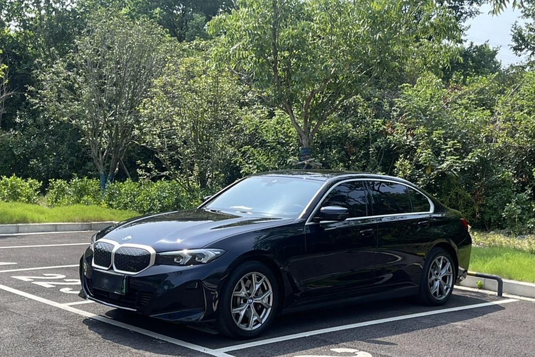 BMW i3 2025 eDrive 35 L