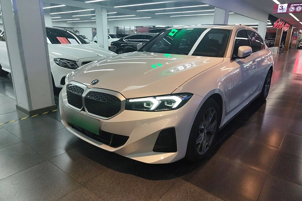 BMW i3 2025 eDrive 35 L