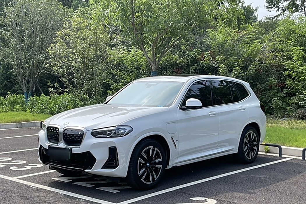 BMW iX3 2024 Leader