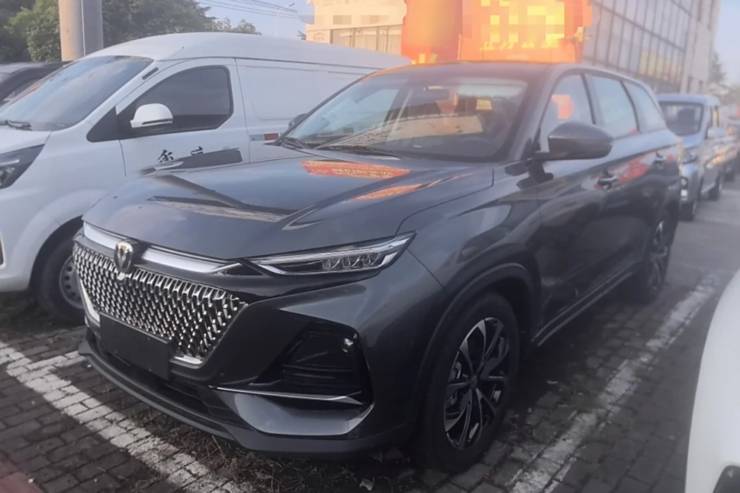 Changan X7 PLUS 2024 1.5T automatic Premium 7-seater