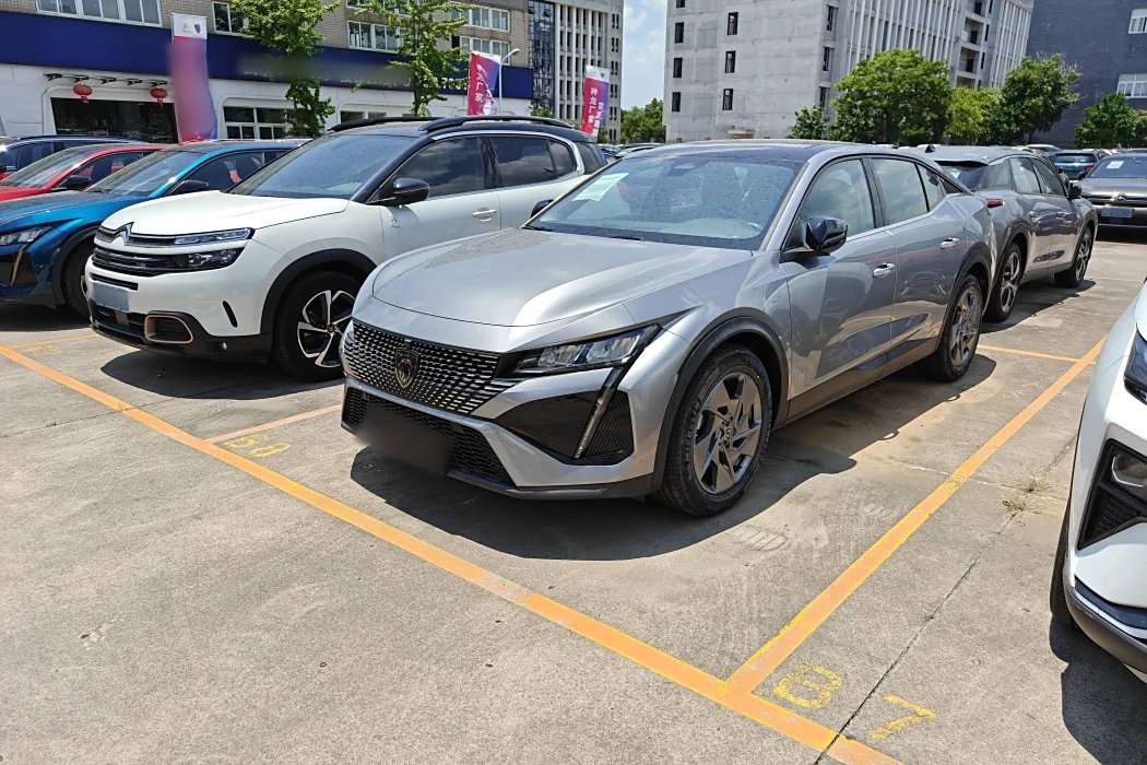 Peugeot 408X 2023 Gravity Version