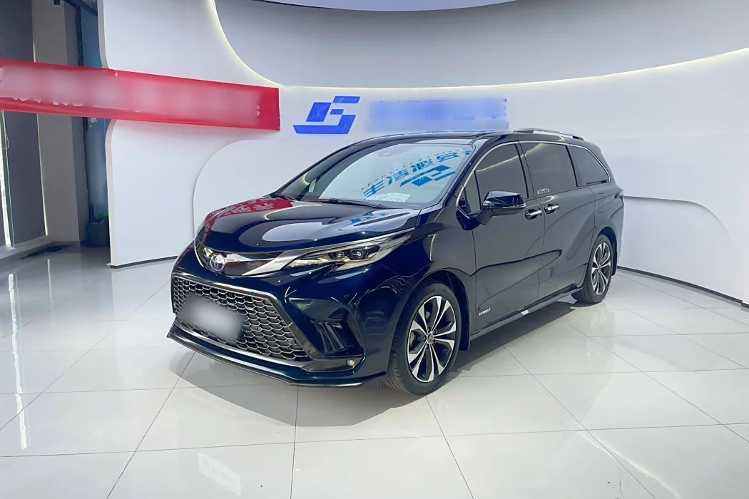 Toyota Grevia 2022 2.5L Hybrid Ultimate Edition