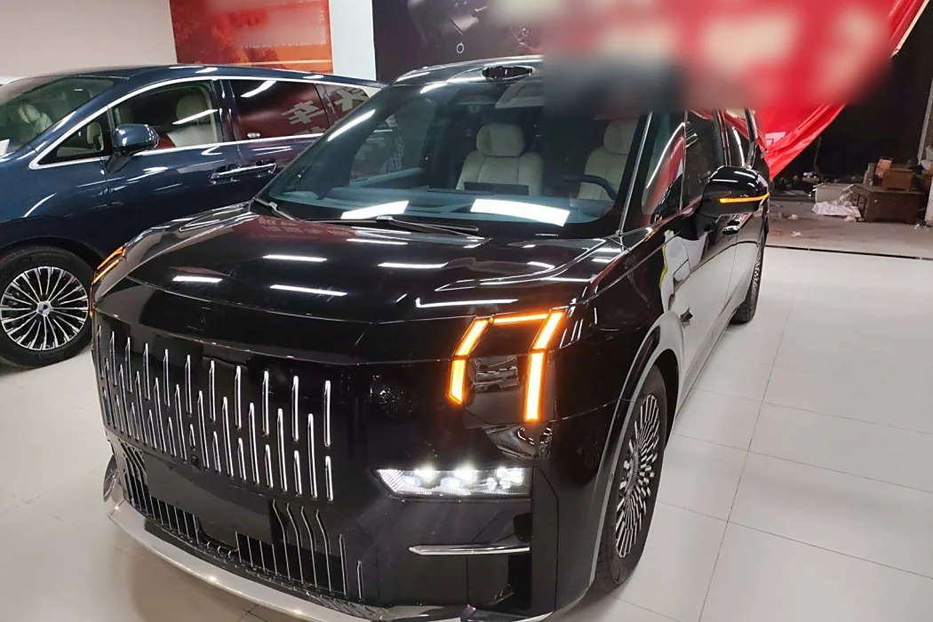 Extreme Krypton 009 2024 seven-seater aisle version 108kWh