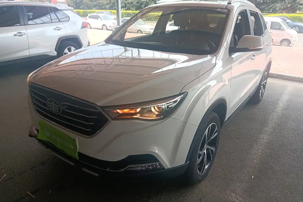Pentium X40 2019 1.6L manual luxury Country V
