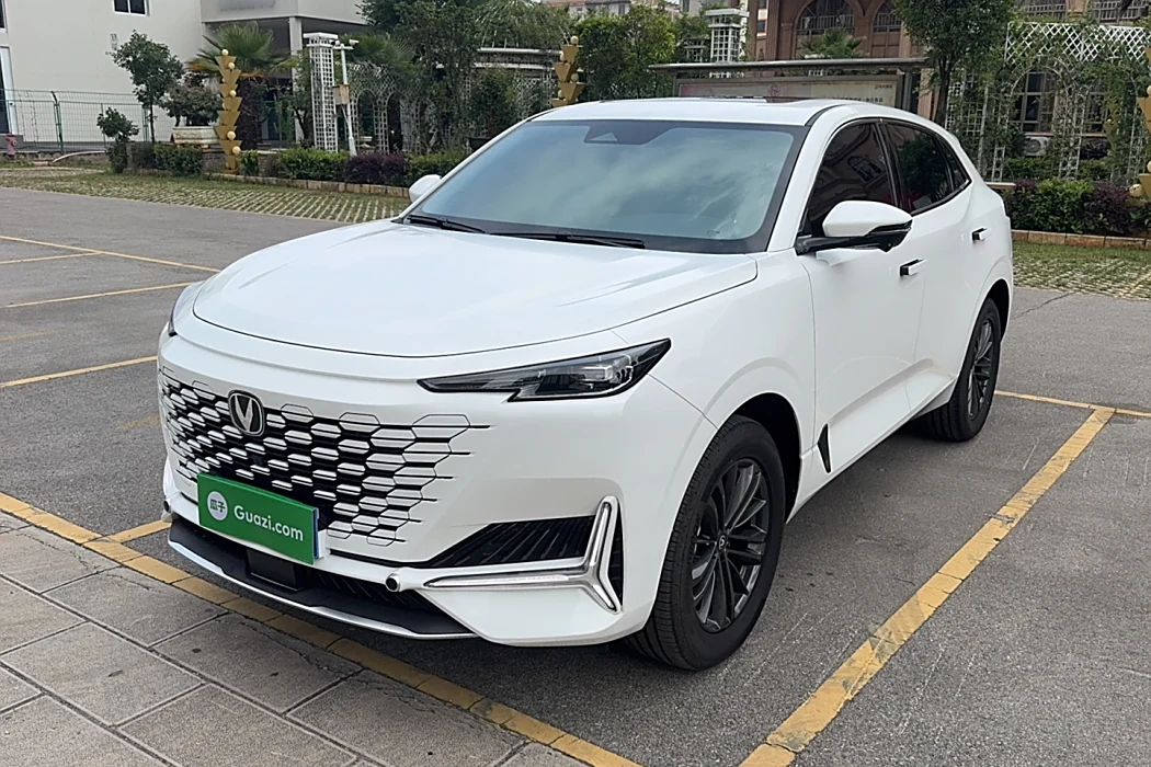 Changan UNI-K 2024 2.0T two-wheel drive travel upgrade version