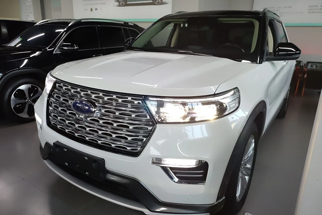 Ford Explorer 2020 EcoBoost 285 four-wheel drive titanium version 7-seater