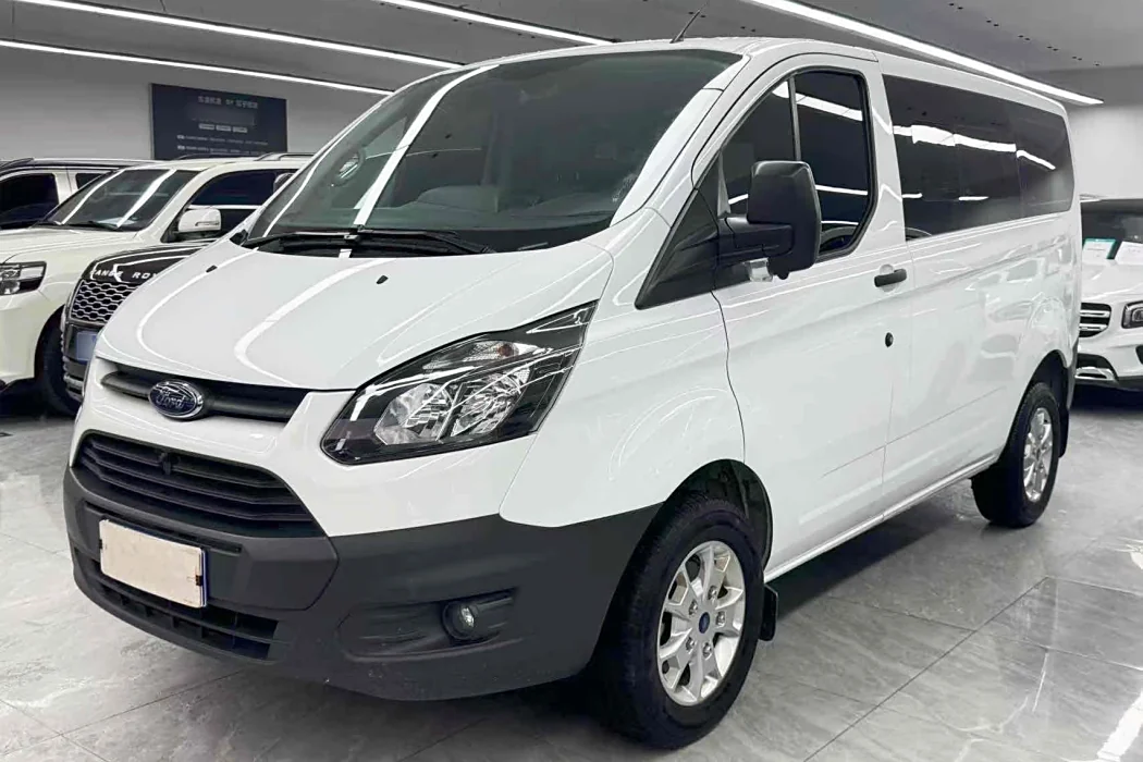 Ford Quanshun 2019 2.0T gasoline automatic multi-function commercial vehicle short-axle low-top 6-seater country VI