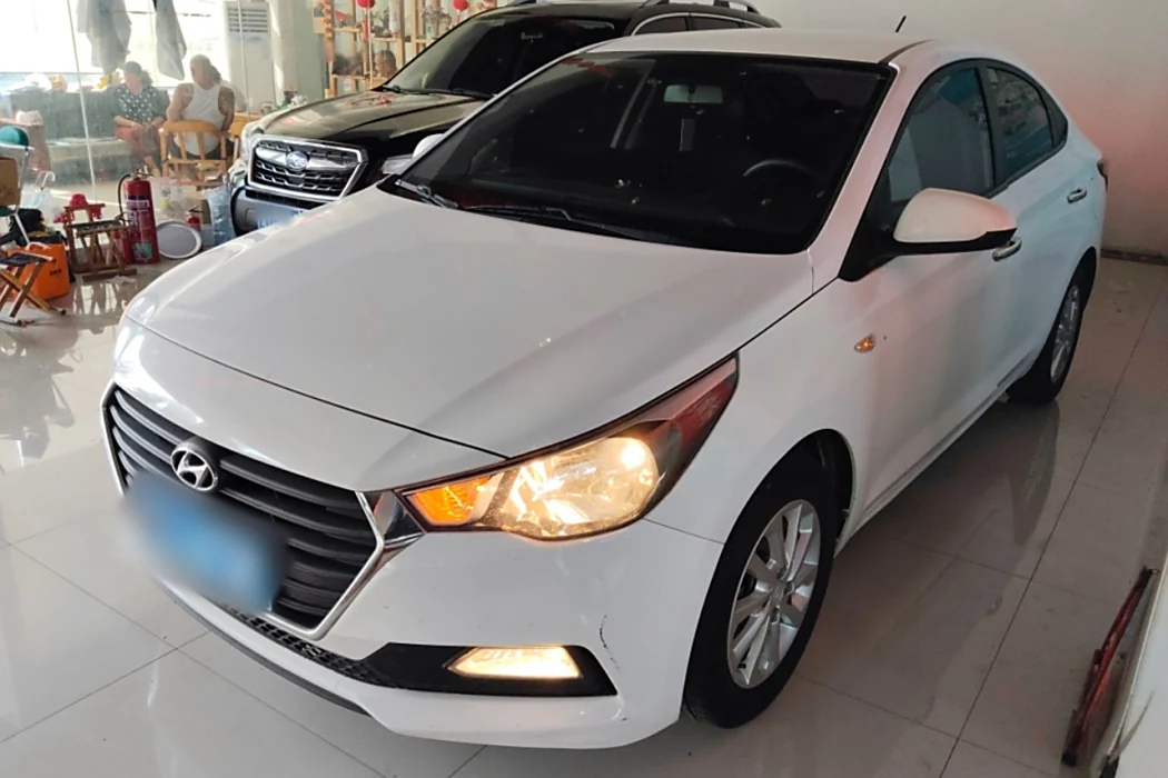 Hyundai accepts 2016 1.4L manual cool version GLS