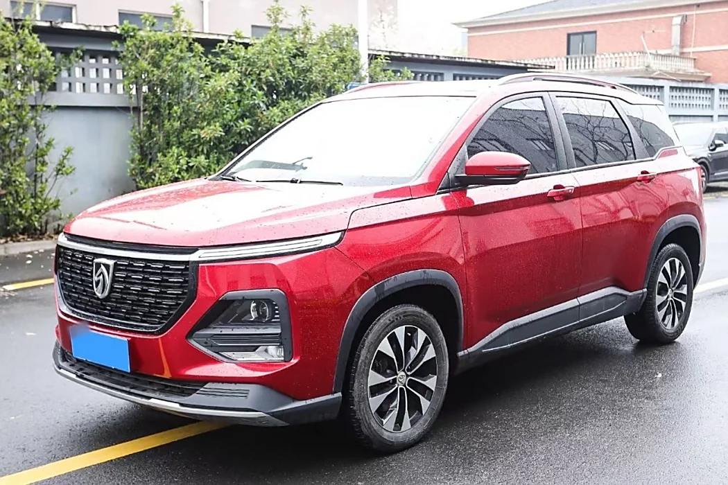 Baojun 530 2020 1.5T CVT Premium connected 6-seater