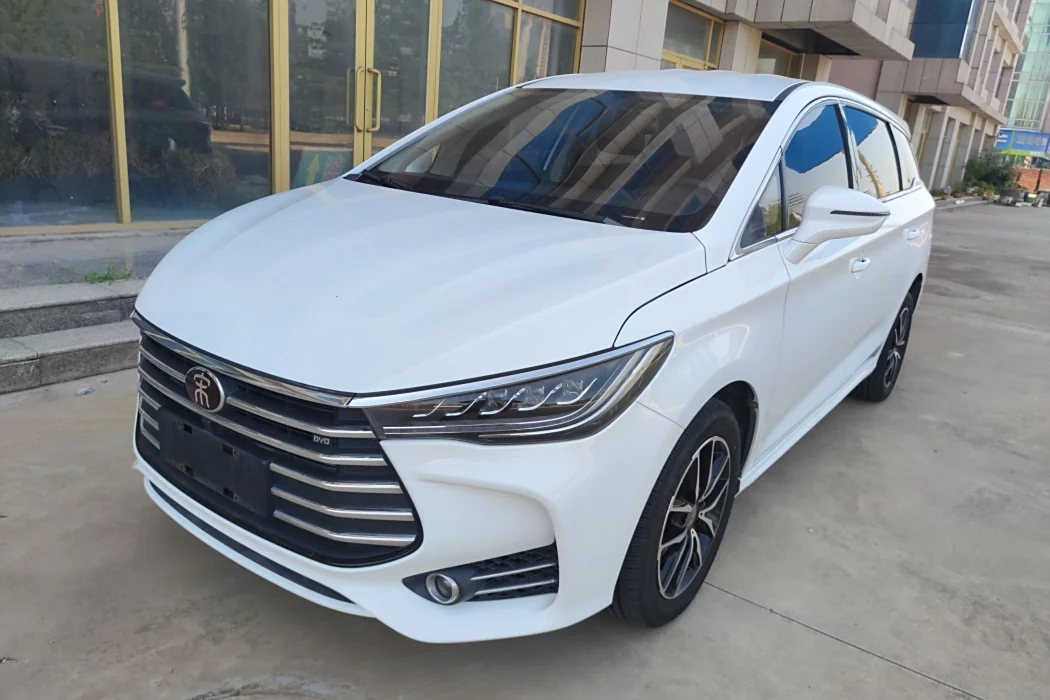 BYD Song MAX 2018 1.5T Manual Zhilian Luxury 6-seater