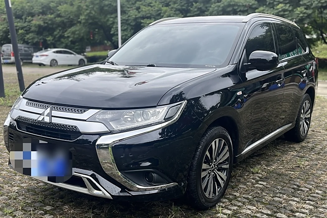 Mitsubishi Outlander 2021 2.0L two-wheel drive version 5 seats