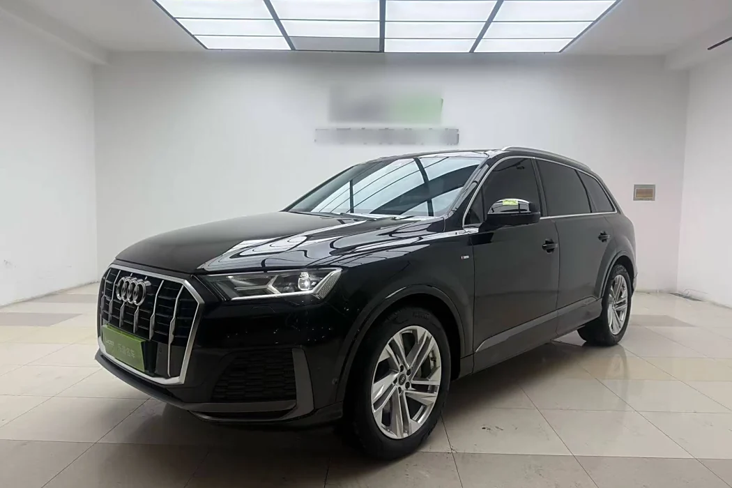 Audi Q7 2023 45 TFSI quattro S line Sport