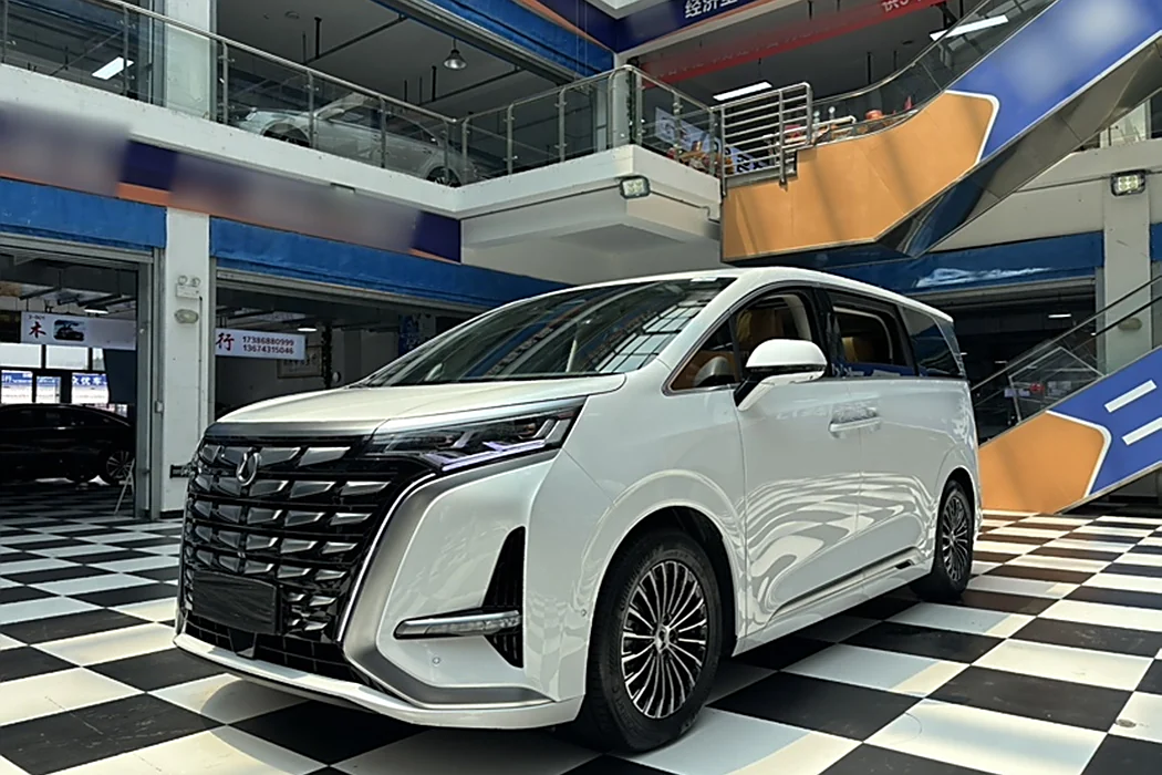 Denza D9 2022 DM-i 970 four-wheel drive flagship model