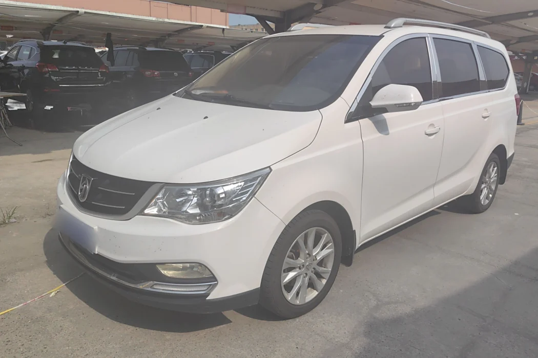 Baojun 730 2016 facelift 1.5L manual standard 7-seater national V
