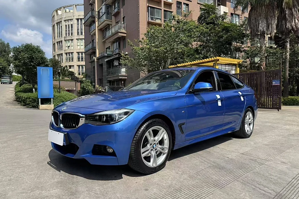 BMW 3 Series GT 2019 320i M sports suit