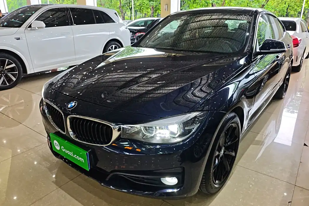 BMW 3 Series GT 2019 320i Style