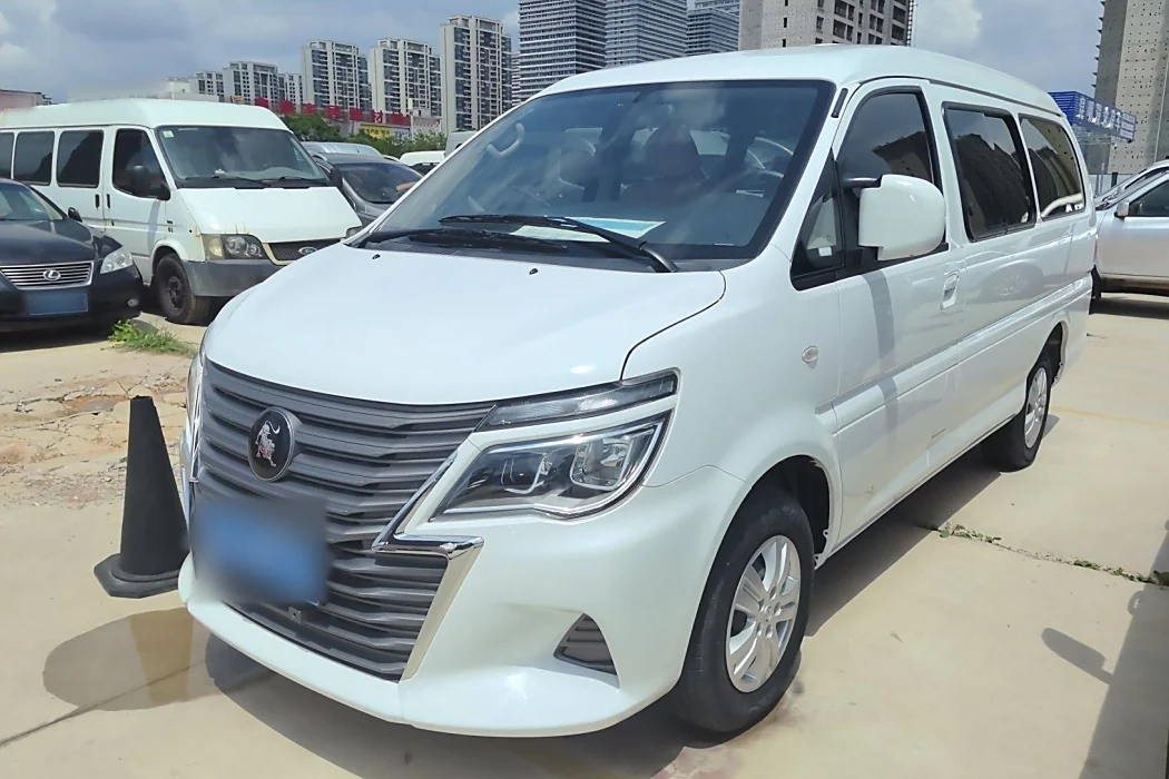 Dongfeng Popular Lingzhi 2024 M5L 1.5T manual Basic 7-seater