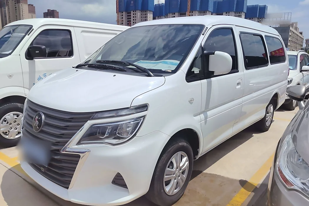 Dongfeng Popular Lingzhi 2024 M5L 1.5T manual Basic 7-seater