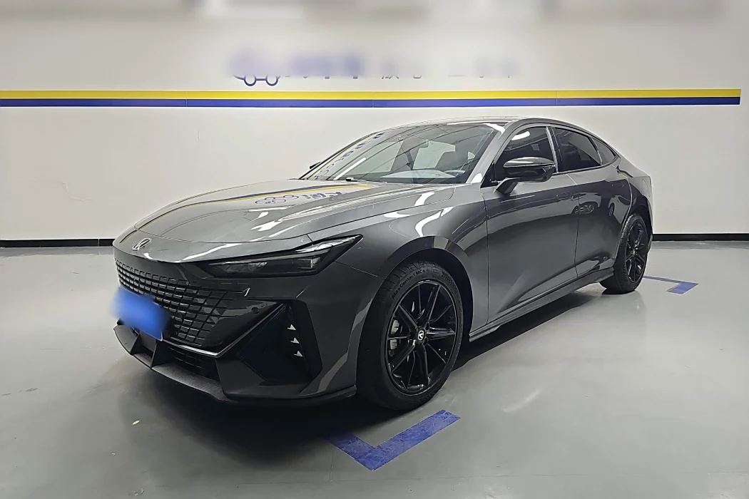 Changan UNI-V Model 2023 1.5T Premium