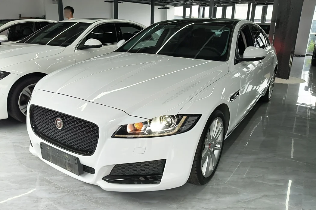 Jaguar XFL 2020 XFL 2.0 T P200 two-wheel drive Elite Edition