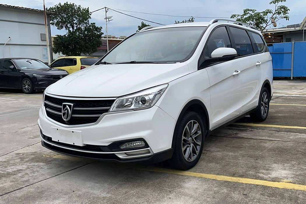 Baojun 730 2019 1.5T CVT fashion 7-seater country VI