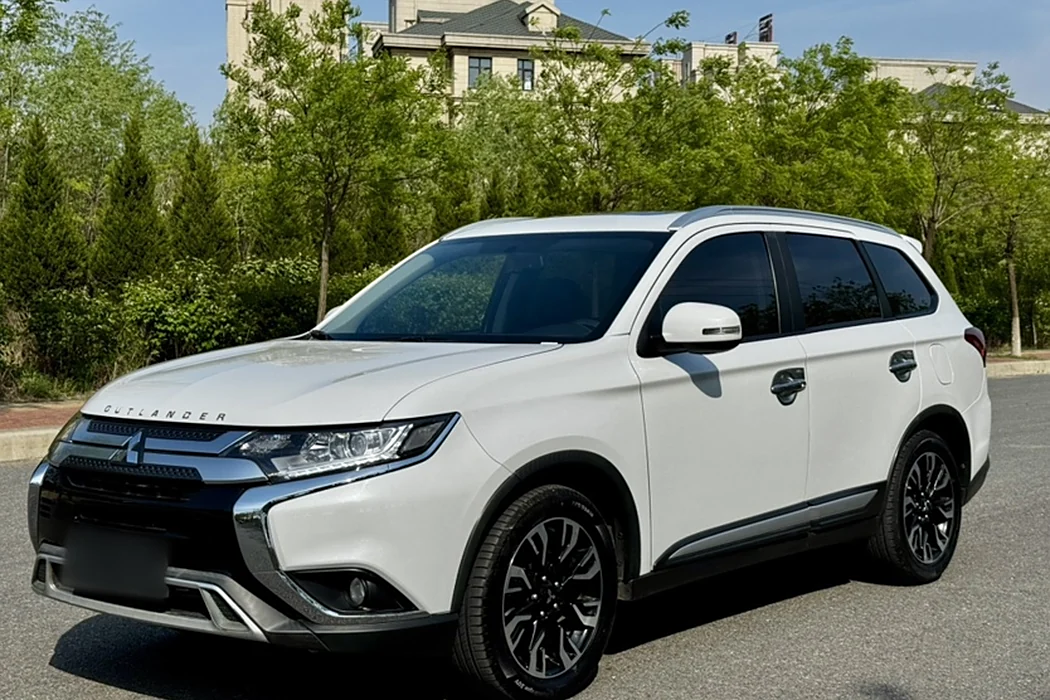 Mitsubishi Outlander 2019 2.0L two-wheel drive Enjoy Edition 7-seater Country VI