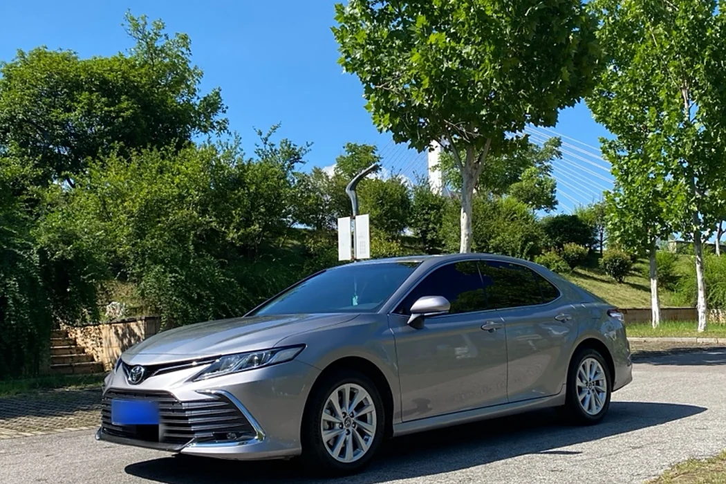 Toyota Camry 2023 2.0 GVP Leading Version