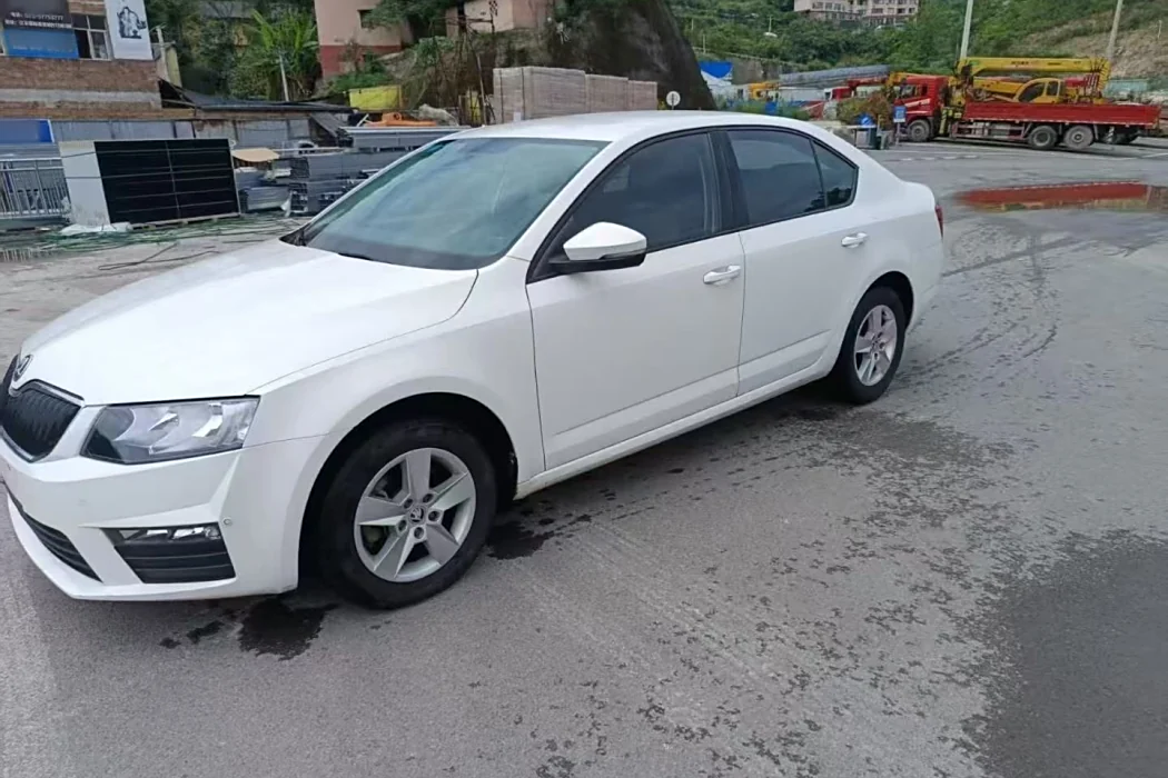 Skoda Octavia 2017 Classic 1.6L Automatic Standard Edition