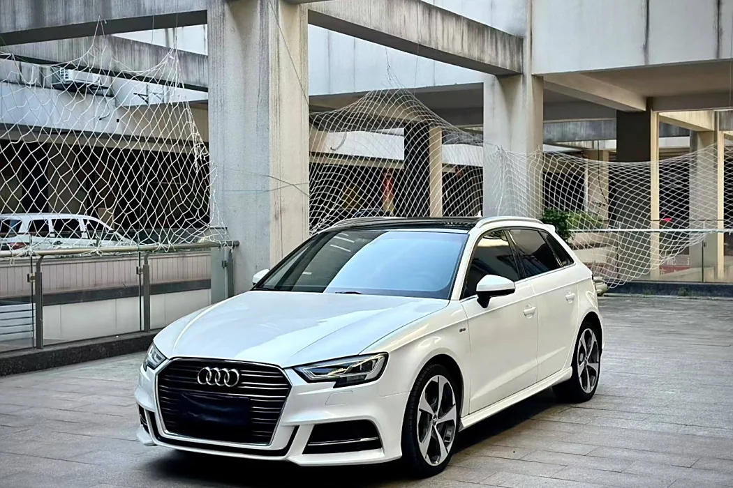 Audi A3 2018 30th anniversary Sportback 35 TFSI Sportback