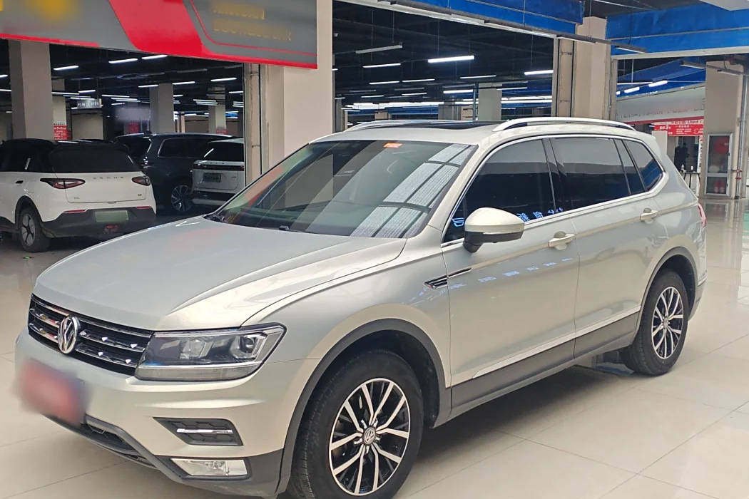 Volkswagen Tiguan L 2018 330TSI automatic two-wheel drive deluxe edition