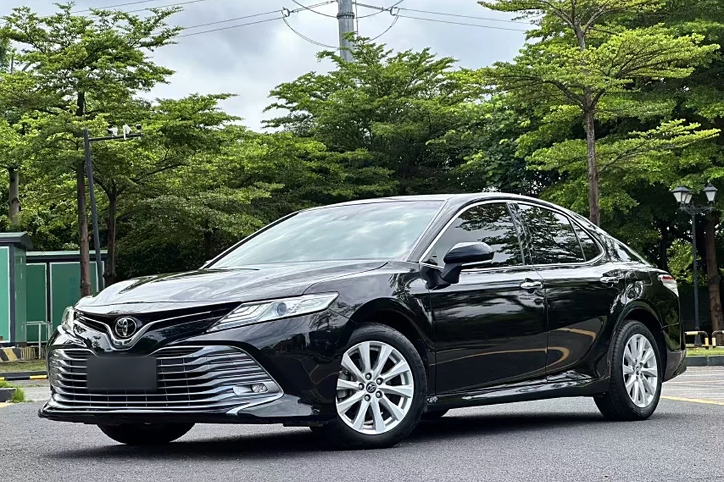 Toyota Camry 2018 2.0G Deluxe Edition