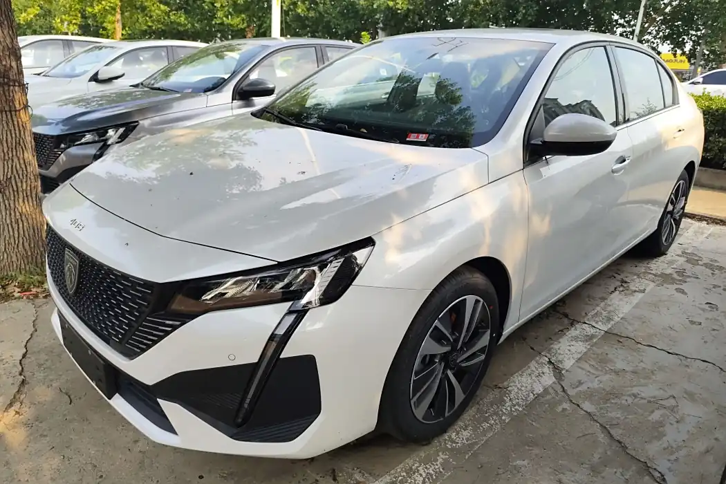 Peugeot 408 2022 1.6T chasing version