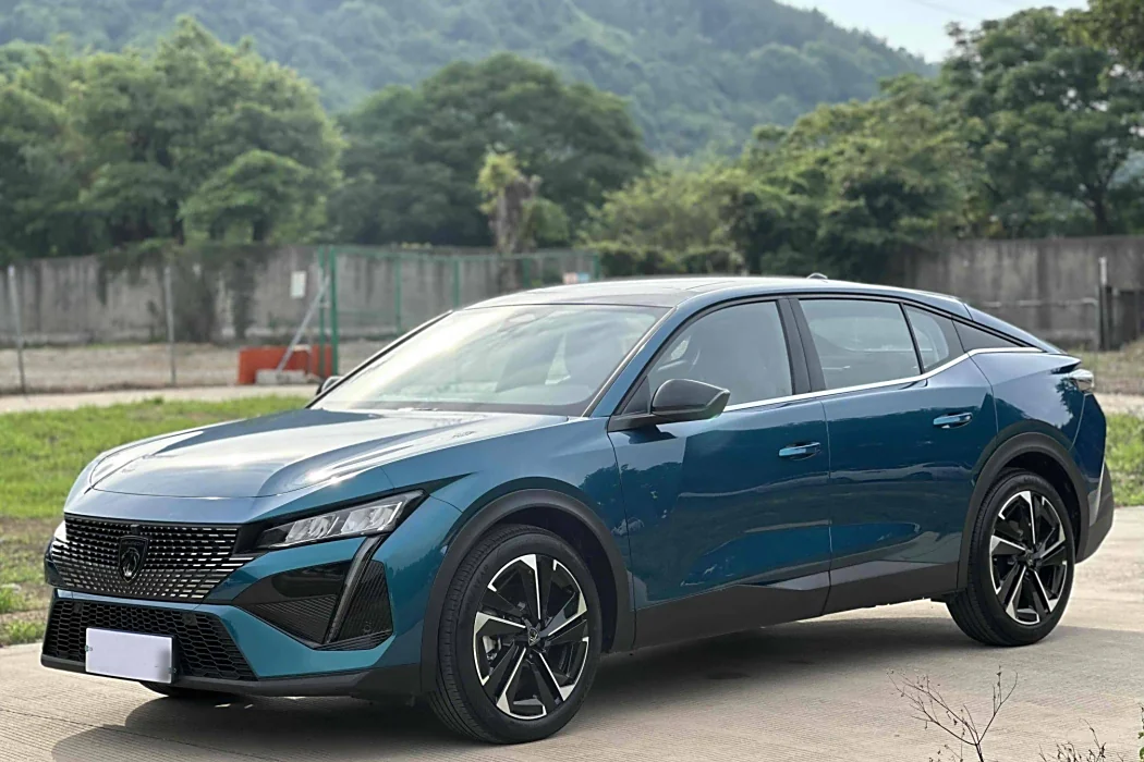 Peugeot 408X 2023 Charm Edition