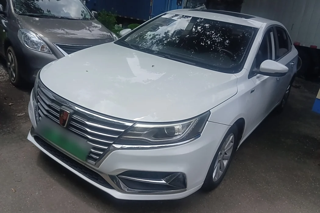 Roewe i6 New Energy 2017 45T Hybrid Connected Smart Edition