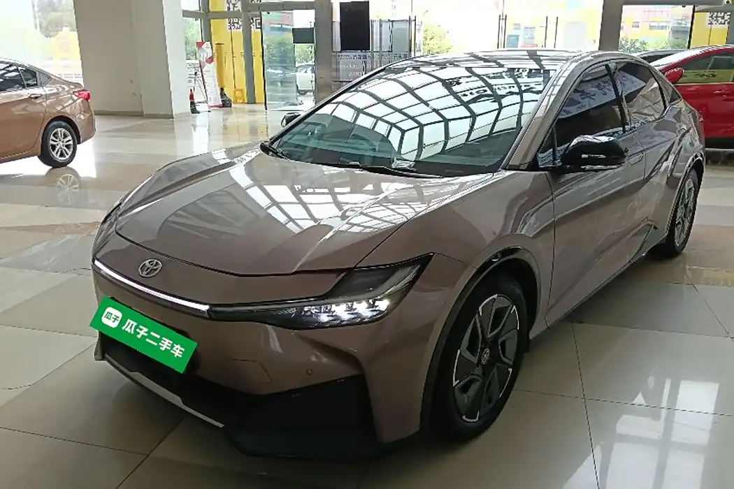 Toyota bZ3 2023 model 616km long battery life Premium