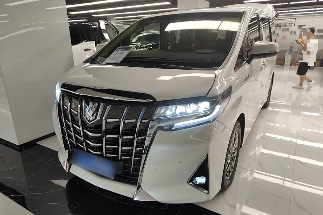 Toyota Elfa 2020 dual-engine 2.5L Premium Edition