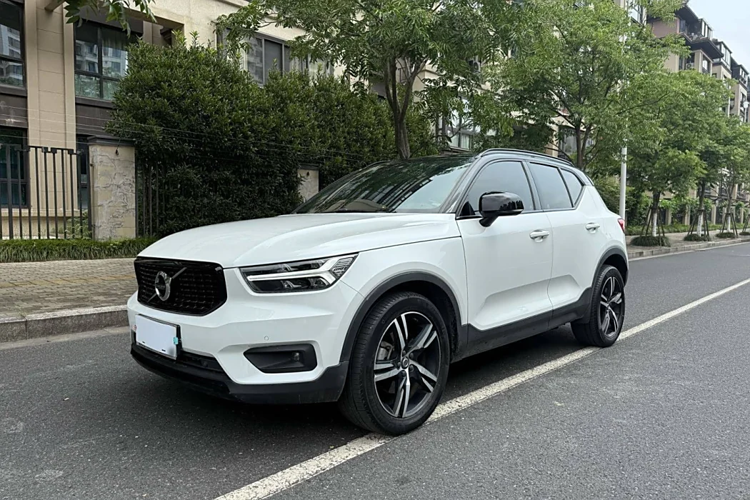 Volvo XC40 2020 T4 four-wheel drive Zhiyuan Sports Edition