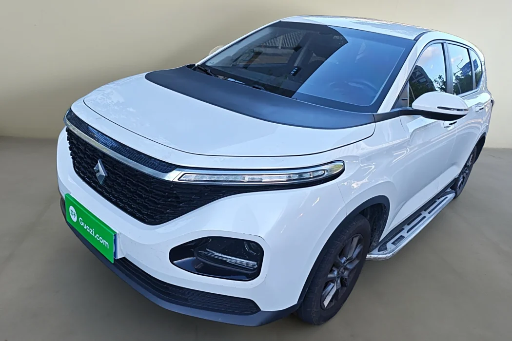 Baojun RM-5 2019 1.5L manual 24-hour online elite 7-seater