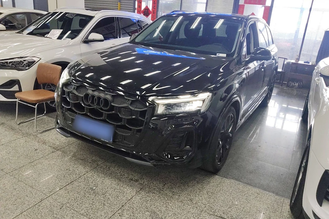 Audi Q7 2024 model 45 TFSI quattro S line Black Samurai type