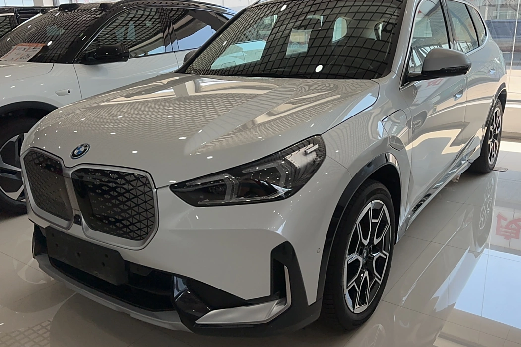 BMW iX1 2023 xDrive30L X Design Package