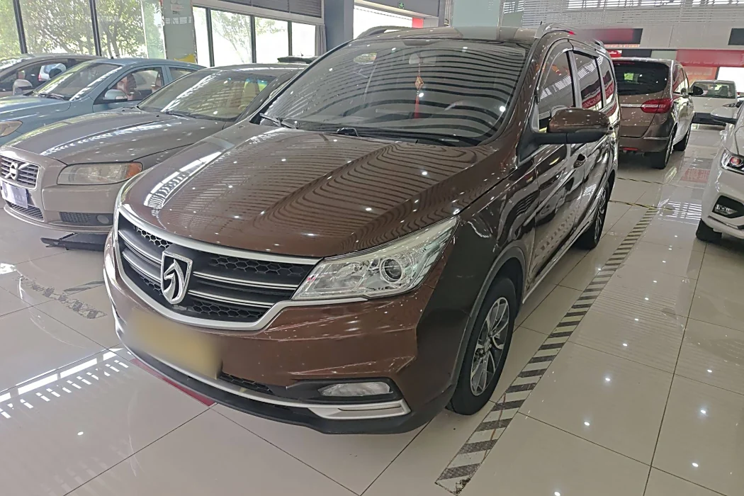 Baojun 730 2019 1.5T manual fashion type 7-seater country VI