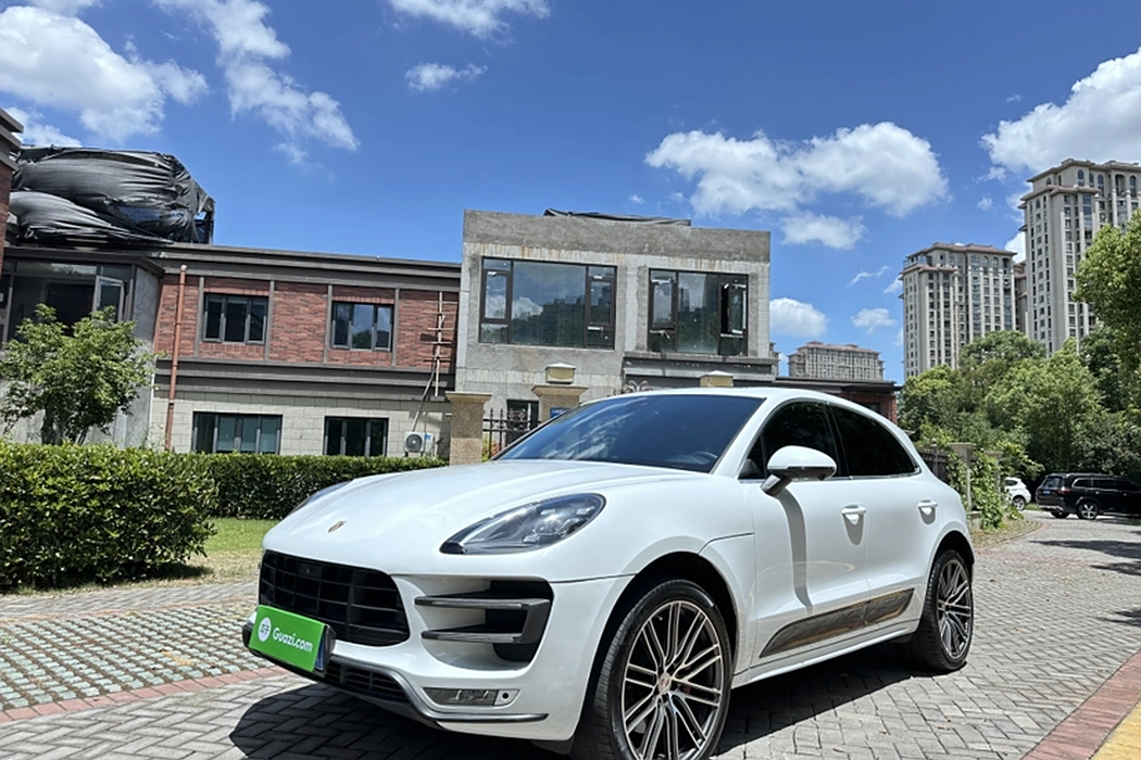 Porsche 2017 Macan Turbo 3.6T
