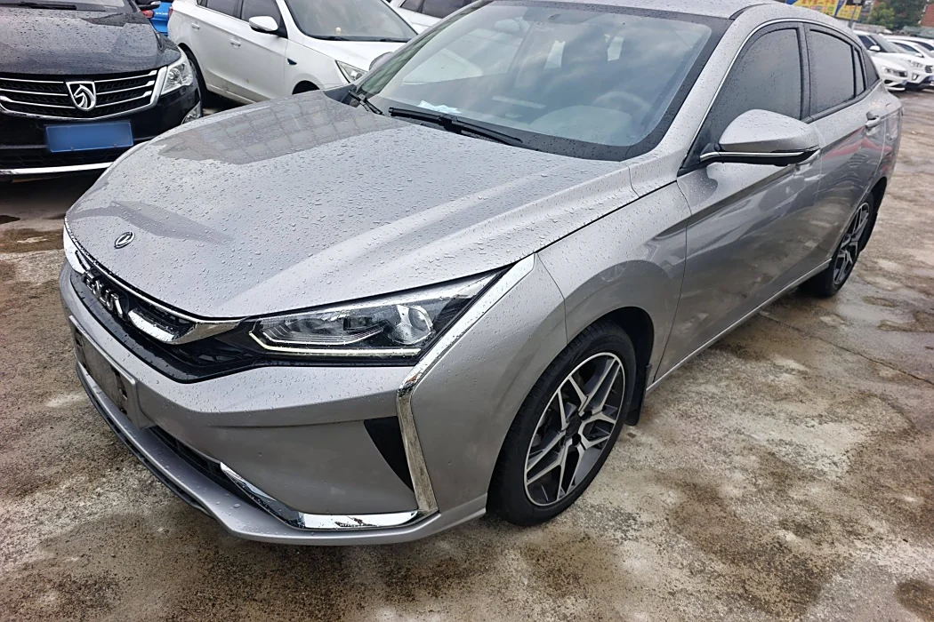 Dongfeng Fengshen Yixuan 2021 230T Automatic Tracking Version