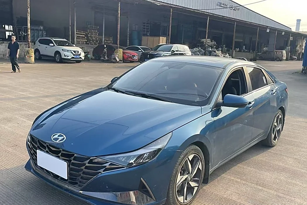 Hyundai Elantra 2021 1.5L CVT LUX Premium Edition