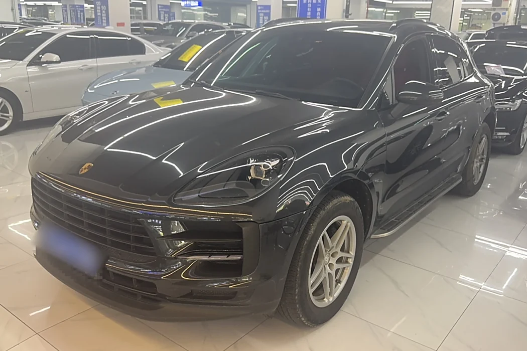 Porsche 2018 Macan 2.0T
